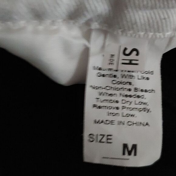 Shein Distressed white  jean shorts Sz M NWOT - Picture 8 of 8